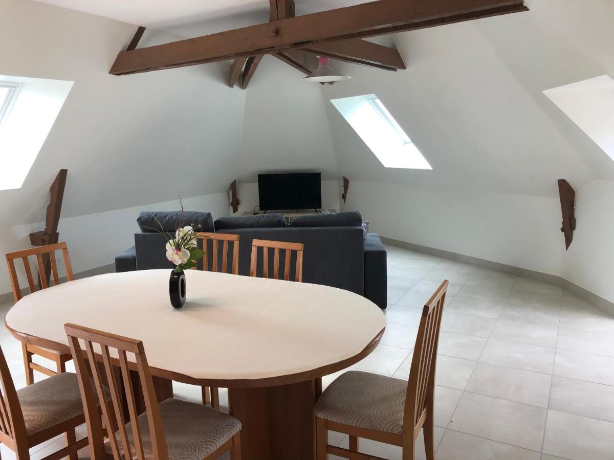 Residence Merlin Appart Des Druides Saint-Malon-sur-Mel Esterno foto