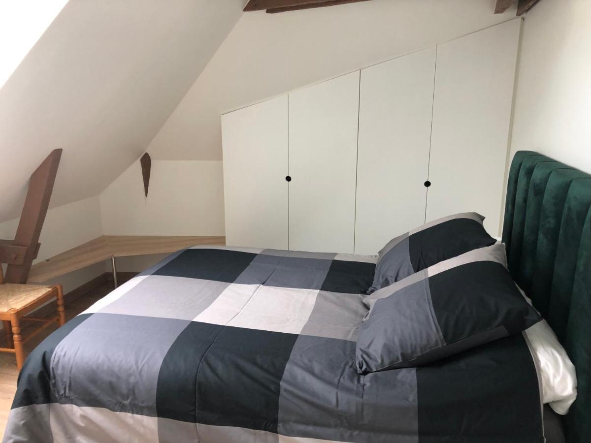 Residence Merlin Appart Des Druides Saint-Malon-sur-Mel Esterno foto