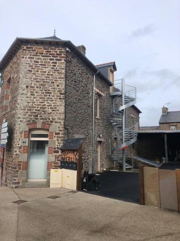 Residence Merlin Appart Des Druides Saint-Malon-sur-Mel Esterno foto