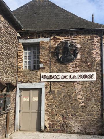 Residence Merlin Appart Des Druides Saint-Malon-sur-Mel Esterno foto